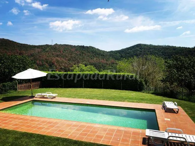 Cottage with barbecue, pool & garden | Garden view - Image 1