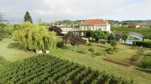 Family-friendly gite with private pool, garden & barbeque | Nature view | Pets allowed - Image 1