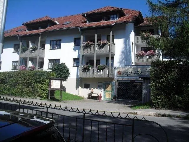 Appartement entièrement équipé avec sauna, piscine et jardin - Image 1
