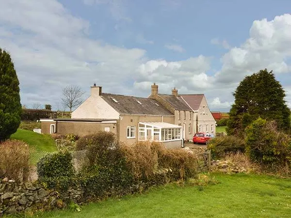 Fully equipped cottage with garden - Image 1