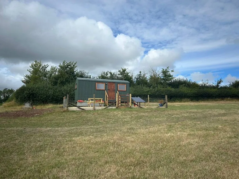 Family-friendly cabin with garden - Image 1