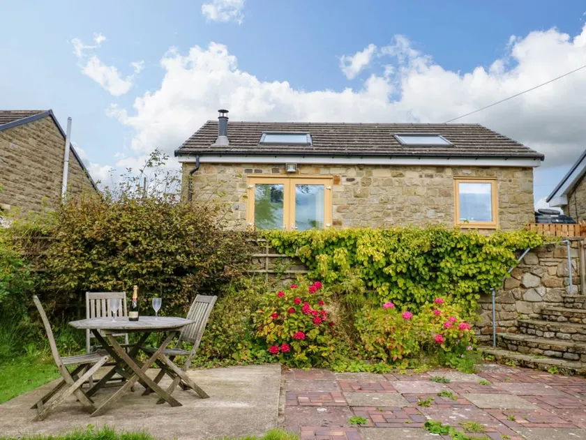 Family-friendly cottage with garden | Pet-friendly - Image 1