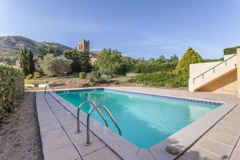 Holiday home with garden, pool & terrace | Mountain view - Image 1
