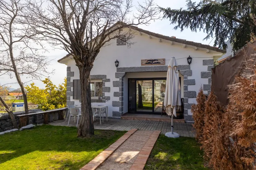 House with terrace & garden | Mountain view - Image 1
