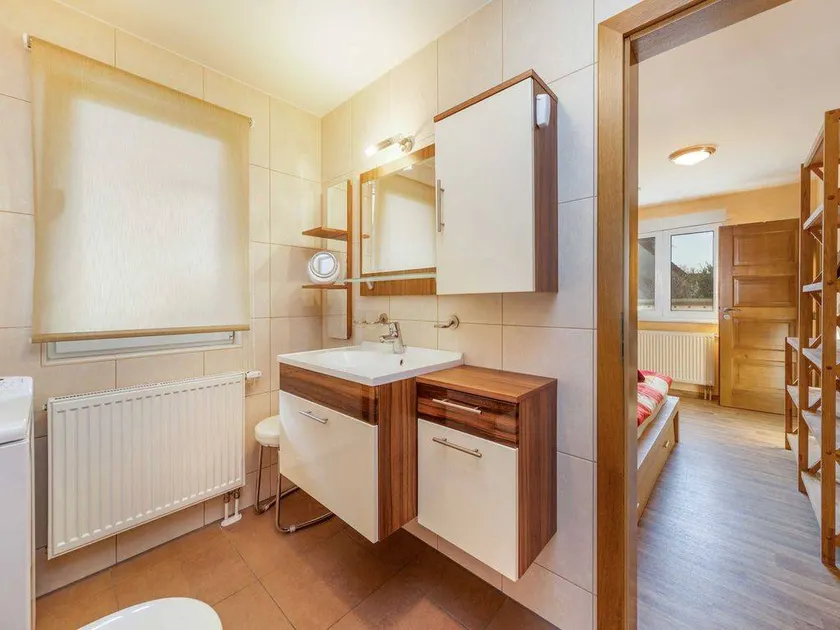 Holiday apartment with garden & barbeque - Image 1