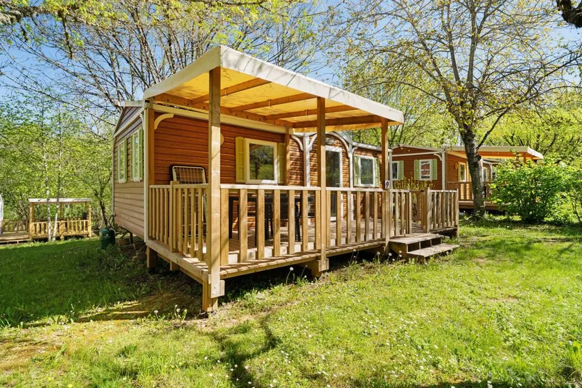 3 Campsite in Périgord Noir – Mobile Home with Pool, Fishing & Family Activities - Image 1