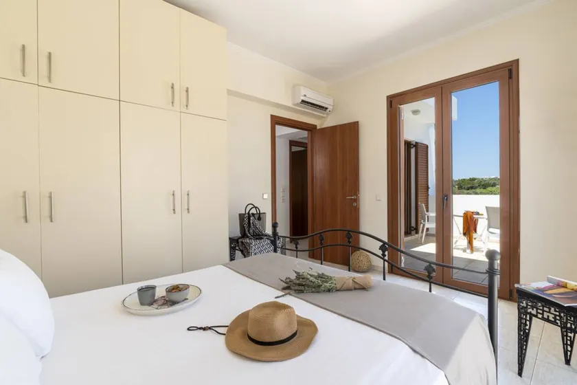 3 bedrooms villa with private pool enclosed garden and wifi at Kolympia 1 km away from the beach - Image 1