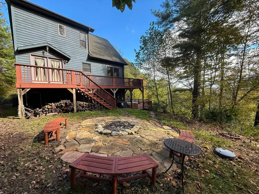 Family-oriented holiday home with hot tub, garden & fast internet | Mountain view | Dogs allowed - Image 1