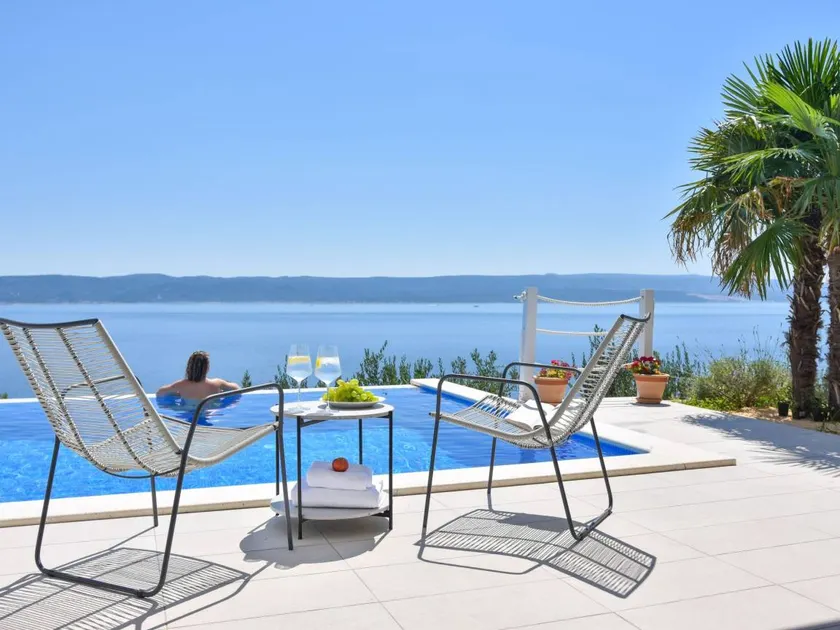 Fully equipped house with garden, terrace & BBQ - Image 1