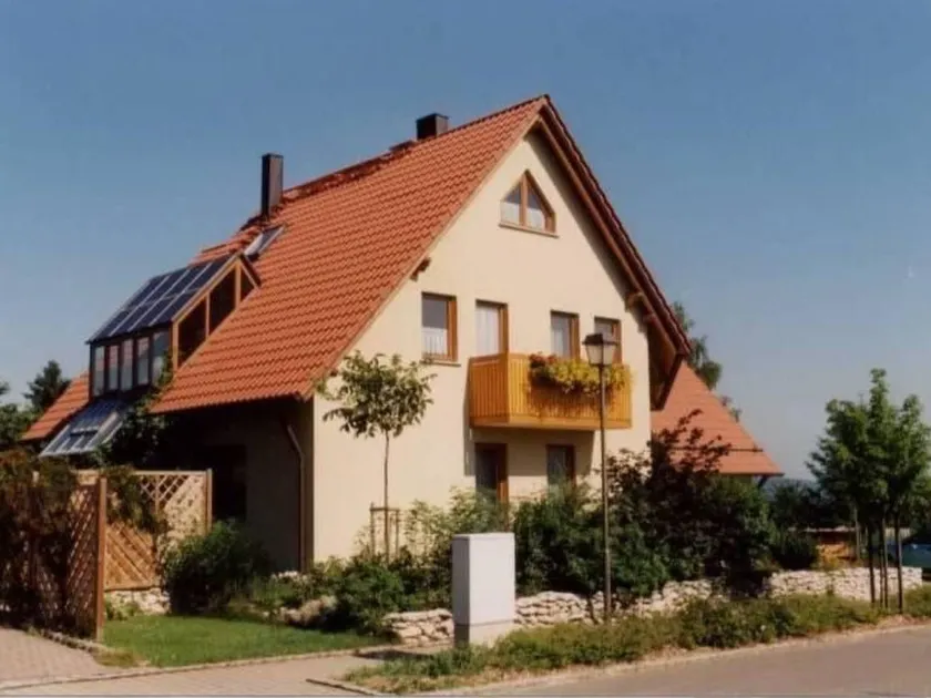 Flat with terrace, garden & barbeque - Image 1