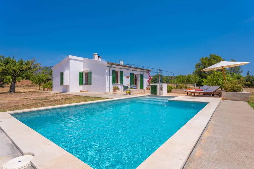 Child-friendly nice villa with BBQ, garden & private pool | Perfect for remote work - Image 1