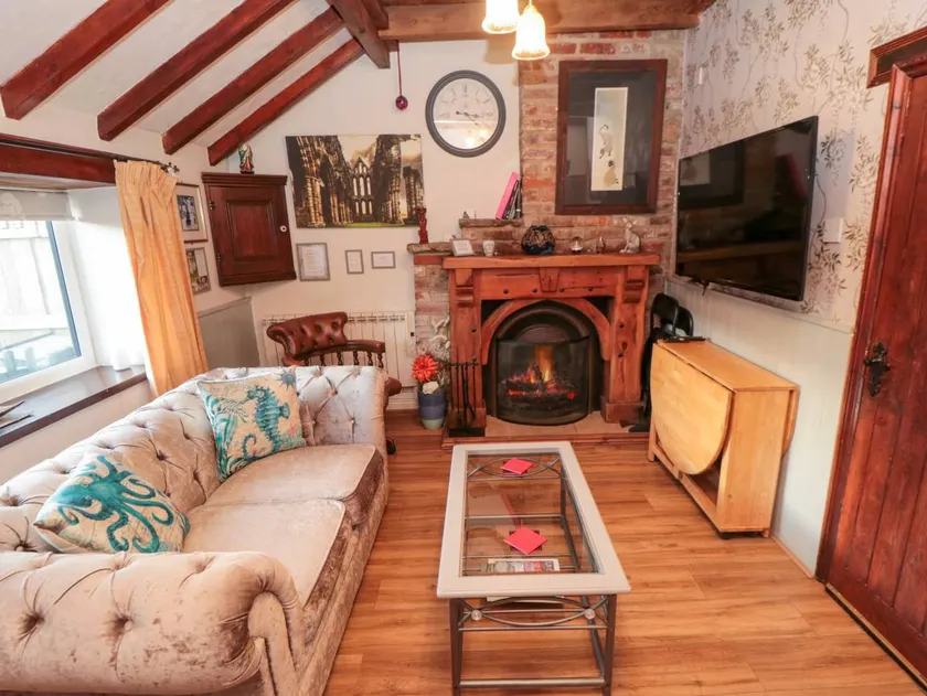 Cottage with garden - Image 1