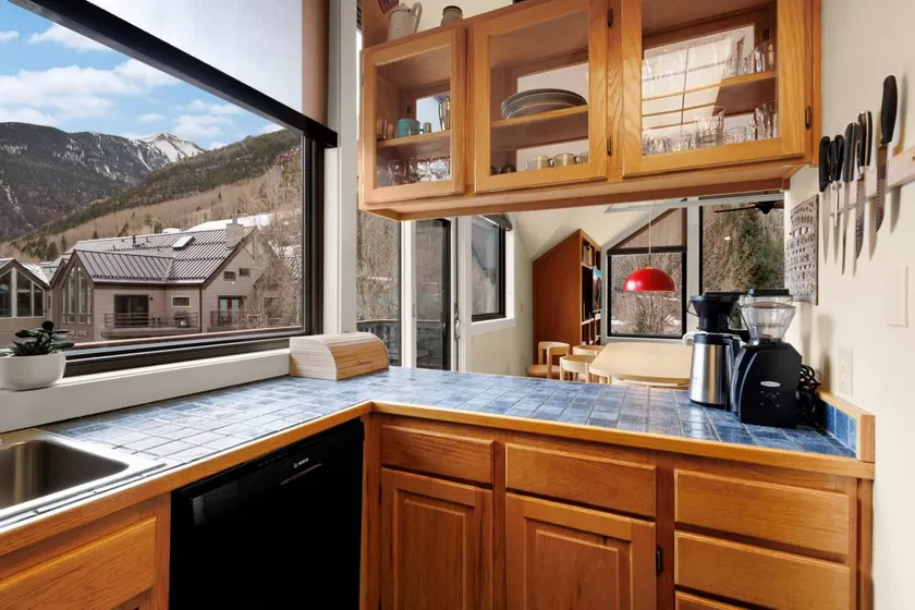 Appartement en copropriété convivial et familial avec terrasse | Vue rivière | Ski à proximité | Avec animaux autorisés - Image 1