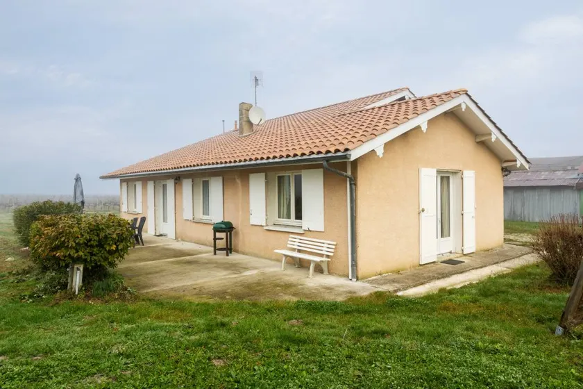 Family-friendly cottage with terrace, garden & BBQ | Garden view | Pets allowed - Image 1