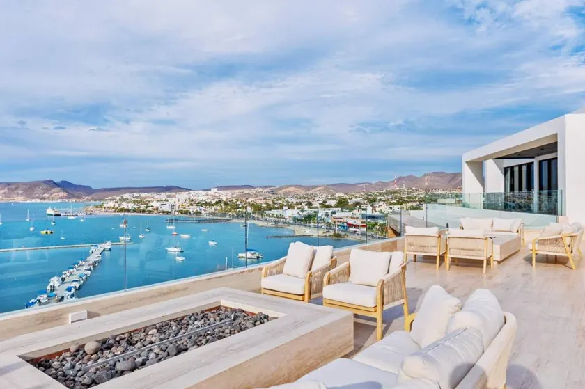 Family-friendly charming apartment with terrace, BBQ & fast internet | Water view | Dogs allowed - Image 1