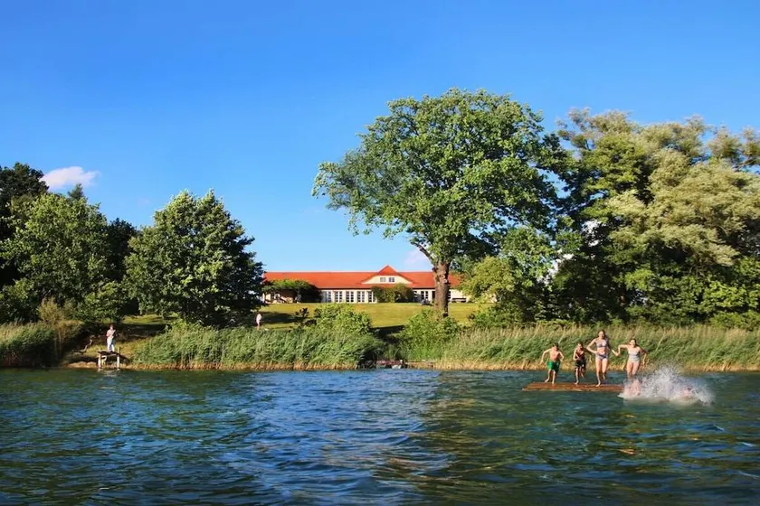 Casa con griglia, giardino e terrazza - Image 1