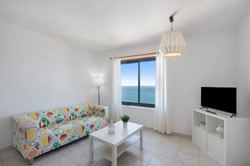 Apartment mit Grill, Pool und Garten | Bergblick | Nah am Strand | Perfekt für die Arbeit von Zuhause - Image 1