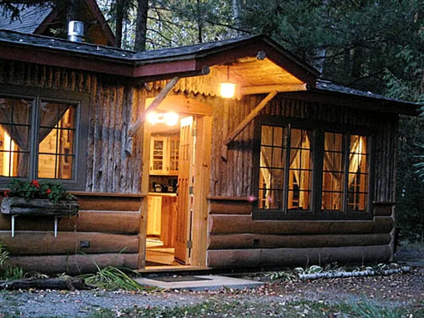 All Season Romantic One-Room Cabin on Moody Pond, in Upstate New York - Image 1