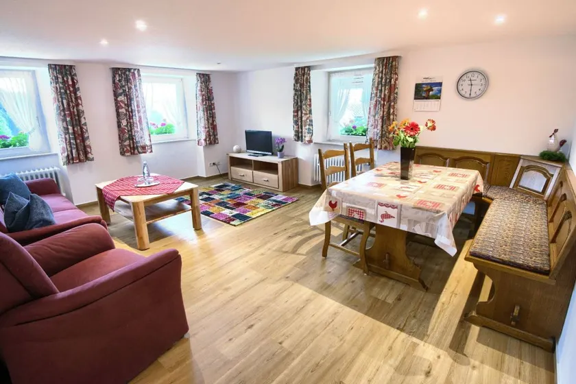 Apartment 'Nr 5 50 Qm' with Mountain View, Shared Garden and Wi-Fi - Image 1