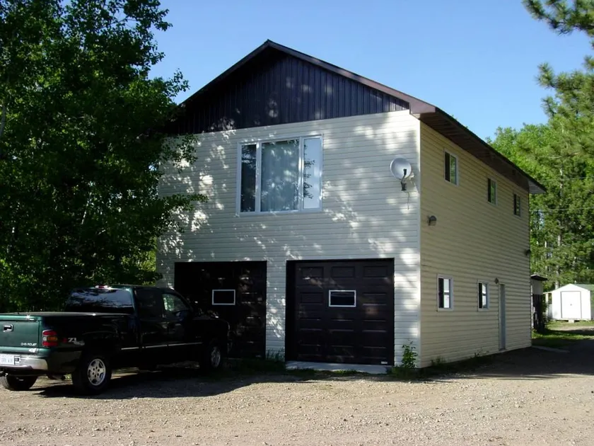 Suite Rental with Hot Tub near Algonquin Park, Ontario - Image 1
