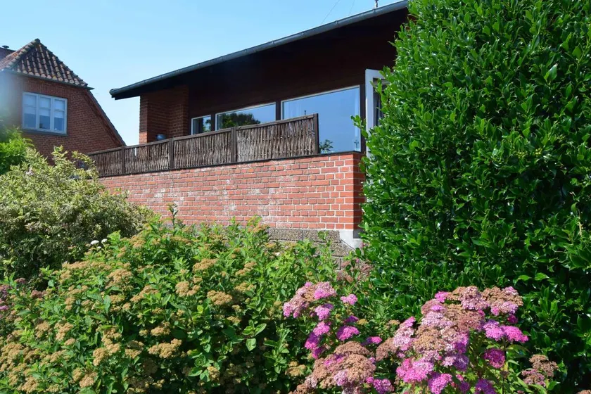 Villa with terrace, BBQ & garden - Image 1
