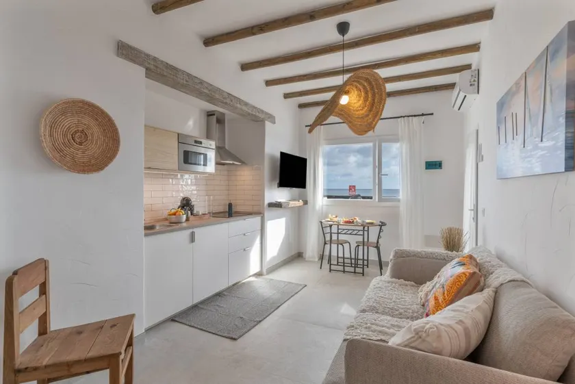 Vacation Apartment 'Salitre' with Sea Views, Wi-Fi and Air Conditioning - Image 1