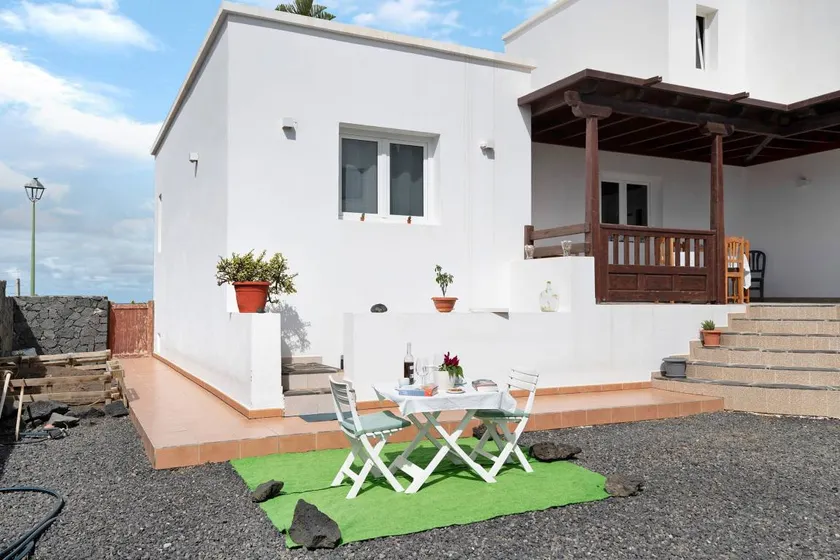 Wunderschöne Wohnung mit Garten und Terrasse | Meerblick - Image 1