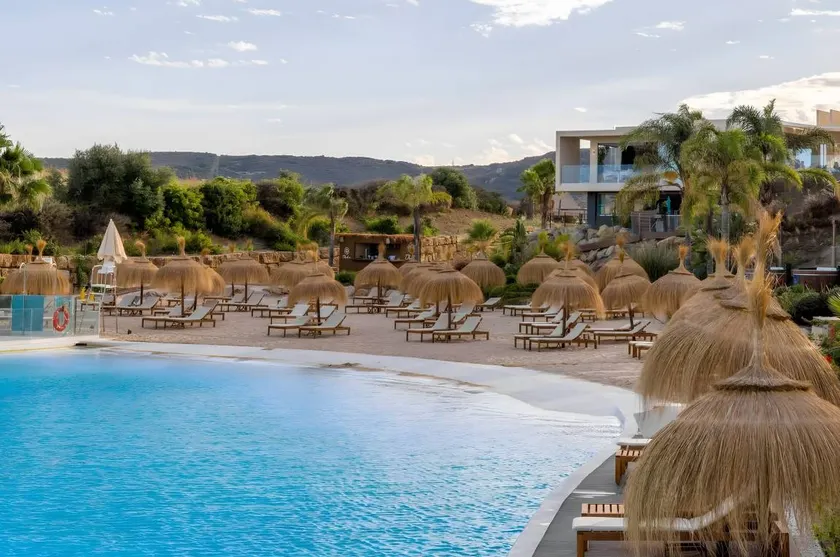 Apartment 'Luxury and Caribbean Beach in Estepona' with Sea Views, Wi-Fi and Air Conditioning - Image 1
