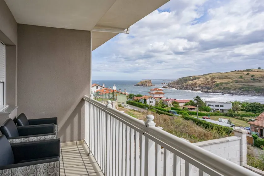 Fully equipped holiday home with terrace | Beach view | Close to the beach | Perfect for remote work - Image 1