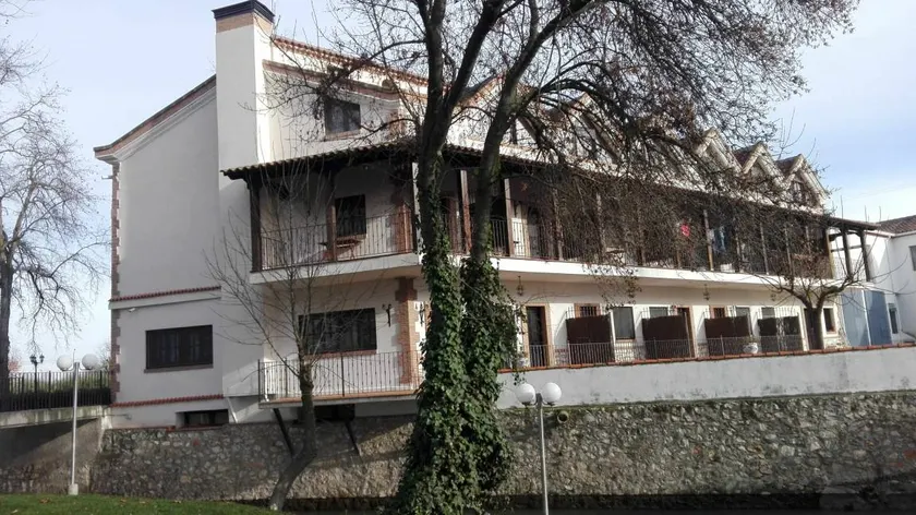 Holiday apartment with garden & barbecue - Image 1
