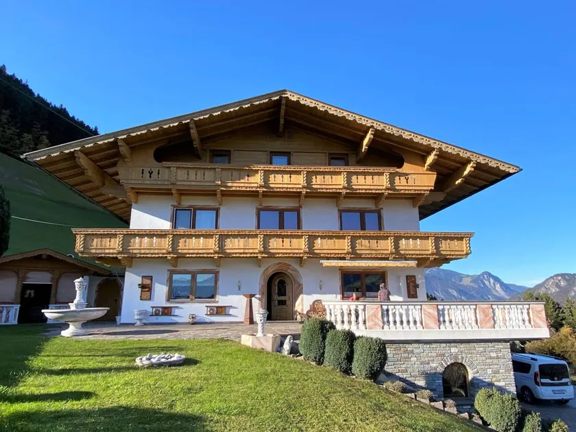 Apartment with garden | Mountain view - Image 1