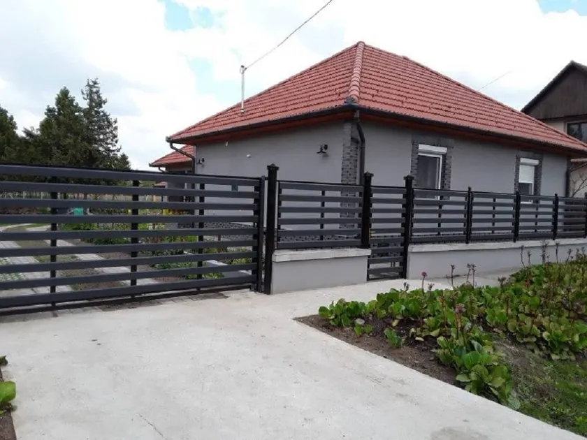 Tornácos Holiday Home - Image 1