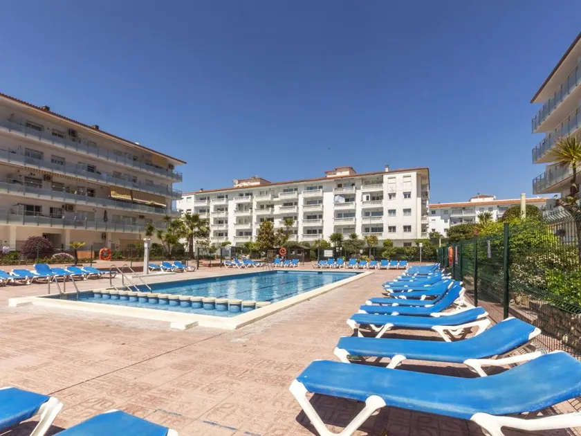 Family-friendly beautiful flat with pool, garden & terrace | Beach nearby - Image 1