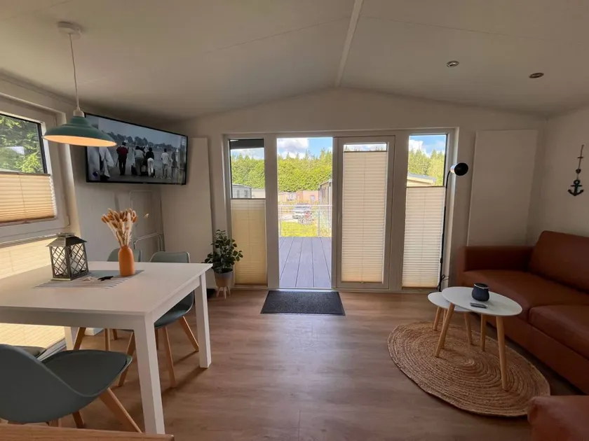 Modernes Ferienhaus Küstenklang in Scharbeutz mit Terrasse - Image 1