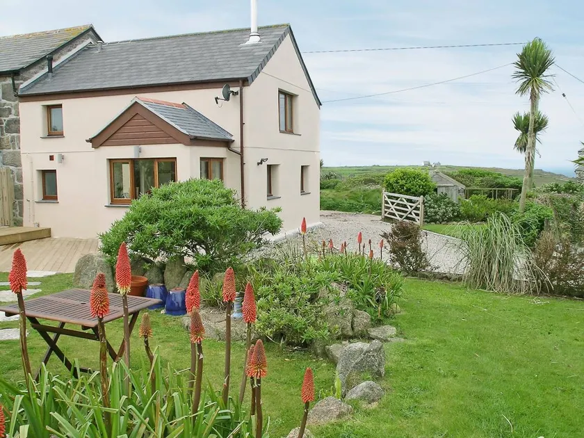 Cottage with garden | Beach view - Image 1