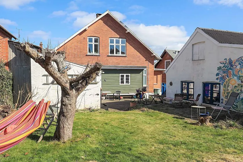 House | Dogs allowed - Image 1