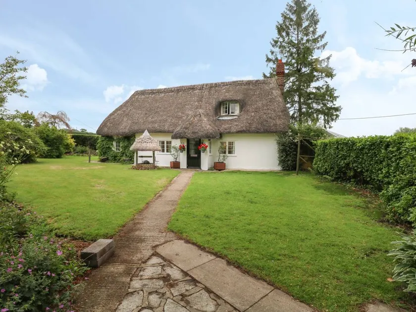 Child-friendly cottage with garden | Pets allowed - Image 1