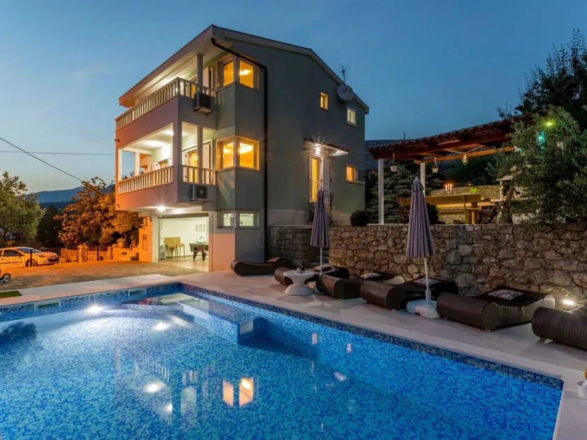Fully equipped wonderful house with barbeque, private pool & garden | Dogs allowed - Image 1