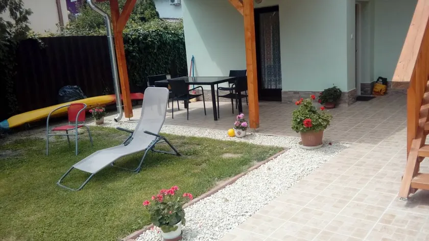 Apartment with terrace, barbeque & garden | Garden view - Image 1