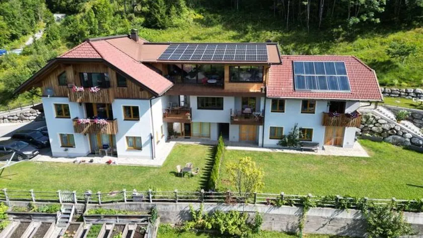 Holiday apartment with barbeque & garden - Image 1