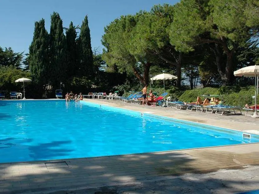 Tent with pool & terrace - Image 1