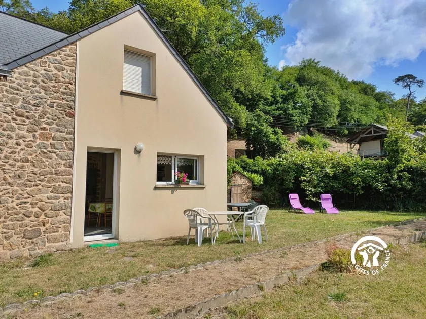 Cottage with garden & BBQ - Image 1