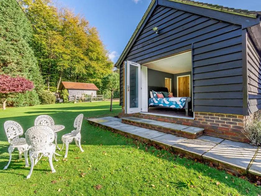 Children-friendly cottage with garden - Image 1