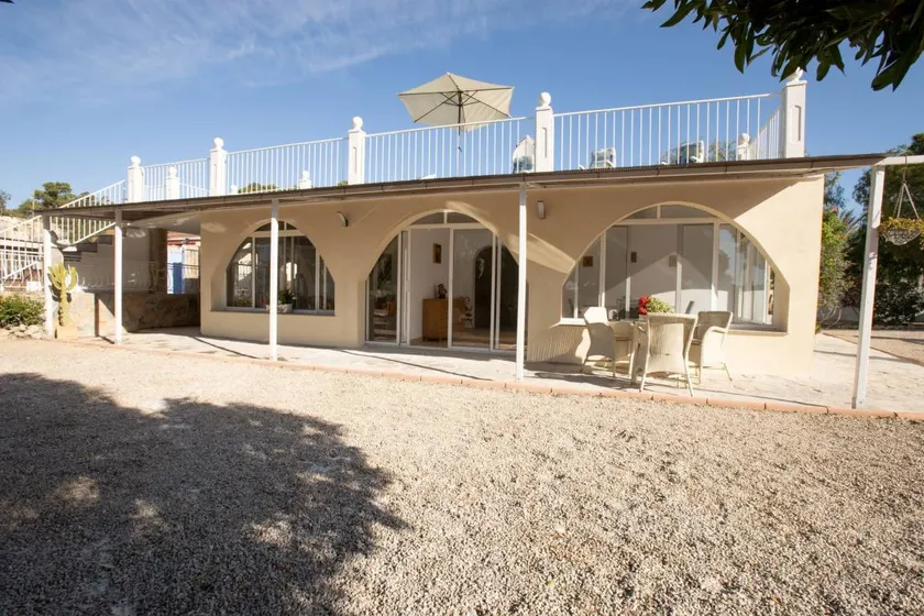 Appartement avec piscine, terrasse et jacuzzi | Vue montagne | Adapté au travail à distance - Image 1