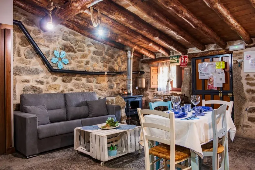 Pleasant holiday home with hot tub & sauna | Mountain view - Image 1