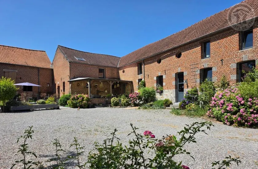 Gite with BBQ, terrace & garden - Image 1
