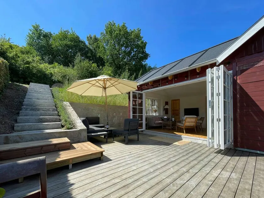 Child-friendly beautiful holiday home with terrace, garden & BBQ | Sea view - Image 1