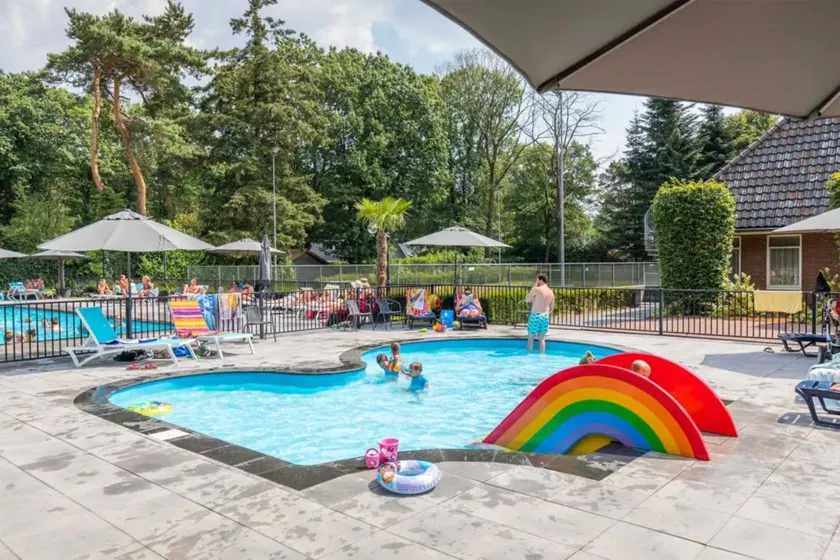 Holiday park with terrace, garden & jacuzzi - Image 1