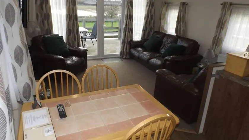 Modern 3 bedroom lodge at Avonvale Holiday Lodges - Image 1
