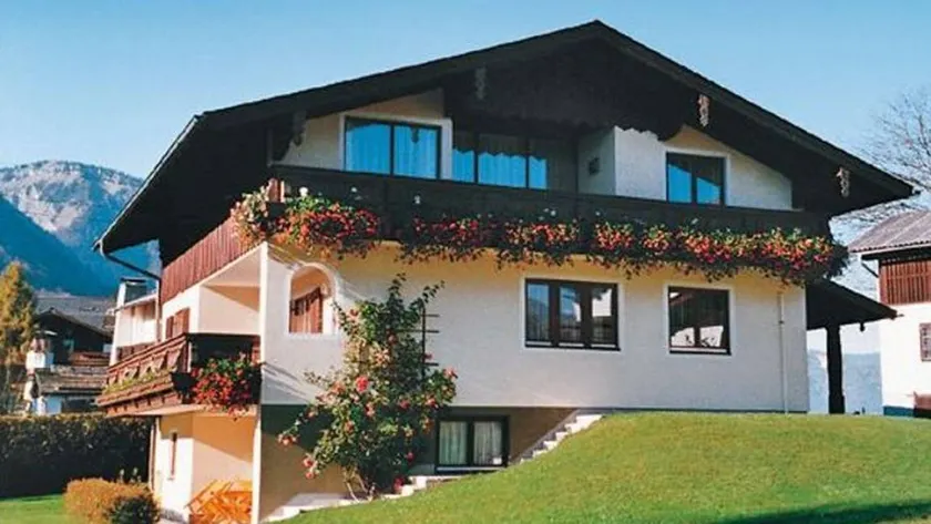 Holiday apartment with garden & barbeque | Mountain view - Image 1